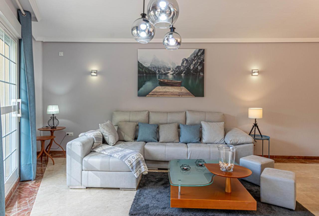 797 Holiday Rentals- Piso Con Amplia Terraza A Solo 1 Min De La Playa Benalmádena Kültér fotó