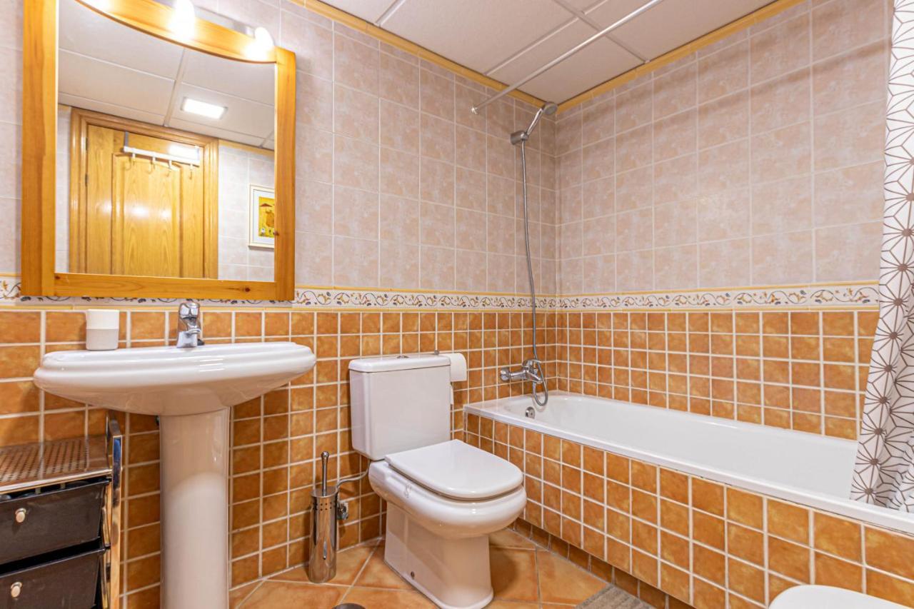 797 Holiday Rentals- Piso Con Amplia Terraza A Solo 1 Min De La Playa Benalmádena Kültér fotó
